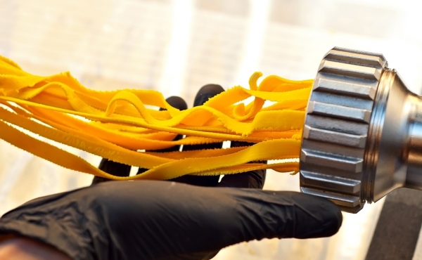 Pasta manufacturing equipment: the essential accessories for a professional laboratory